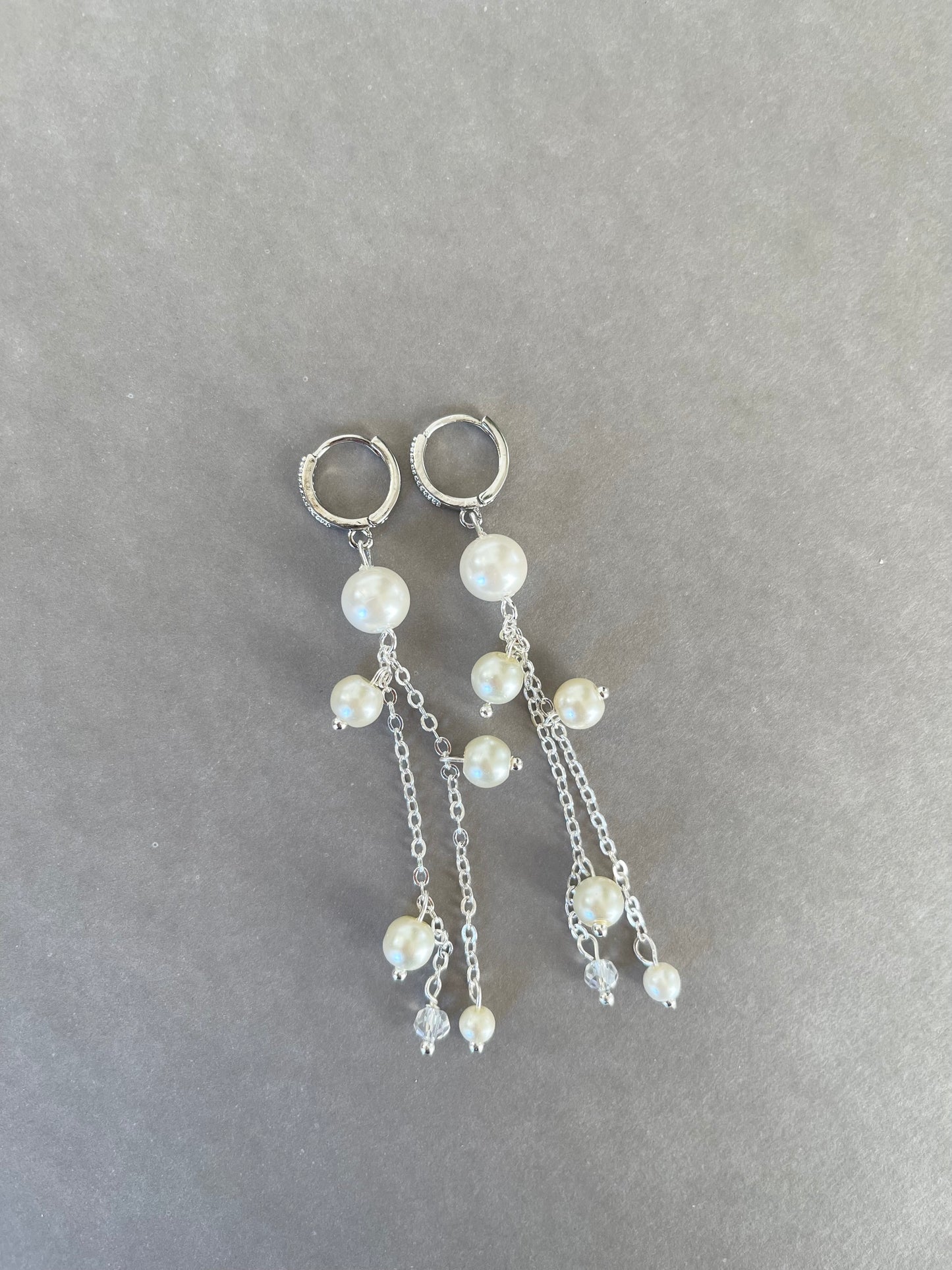 Pearls silvery earring