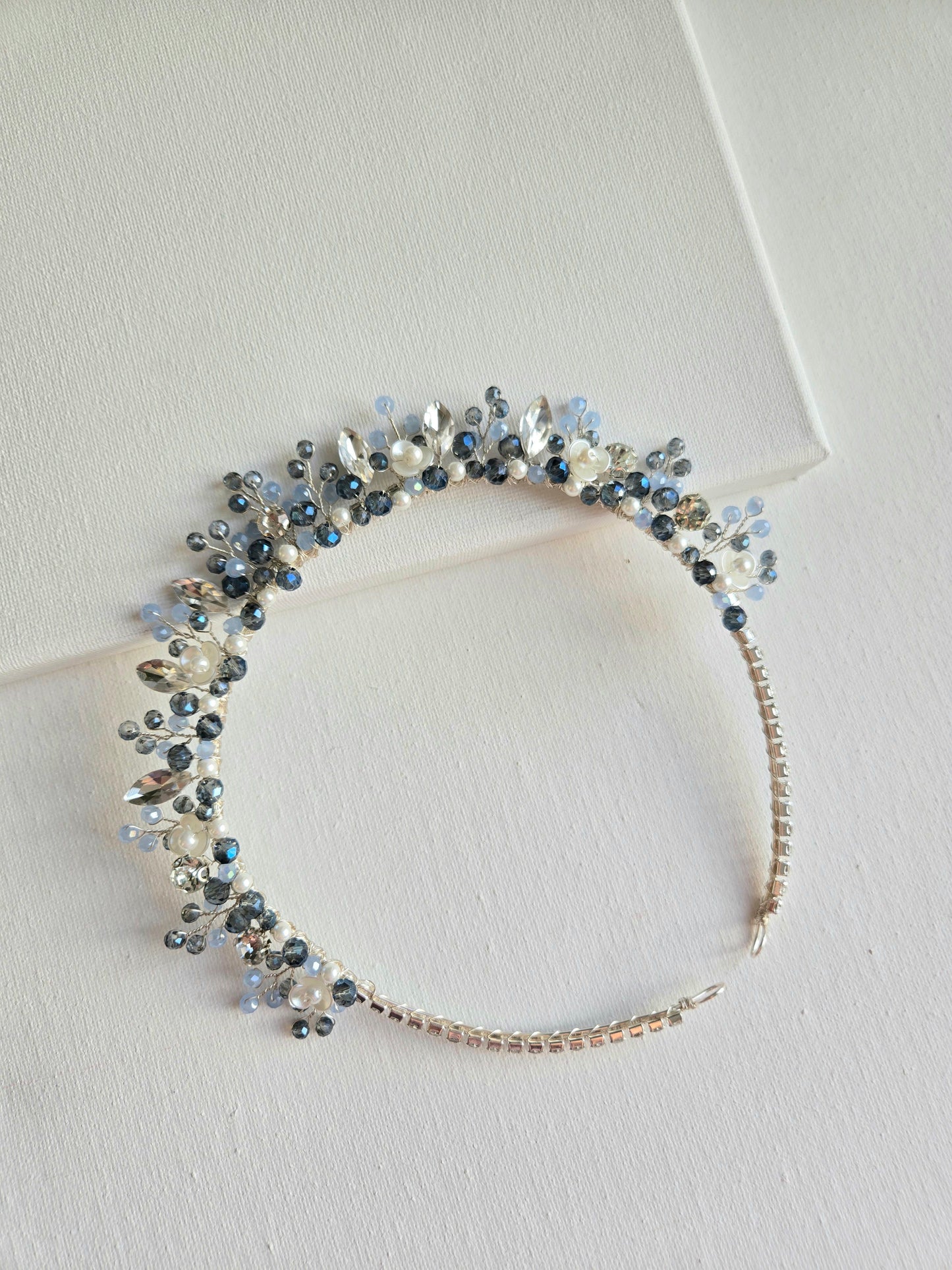 Bridal tiara(navy blue)